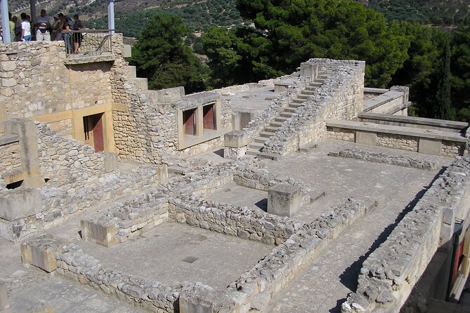 Knossos & Archaeological Museum Shared Guided Tour from Chania - The Heraklion Archaeological Museum: one hour with the big payoff