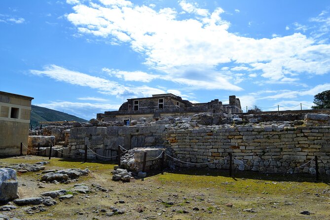 Knossos & Archaeological Museum Shared Guided Tour from Chania - Heraklion city time: a practical urban break between ruins