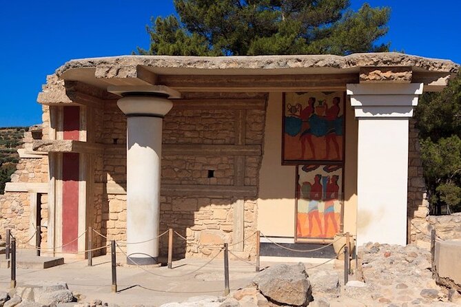 Knossos & Archaeological Museum Shared Guided Tour from Chania - Knossos Archaeological Site in 90 minutes: how to make it count