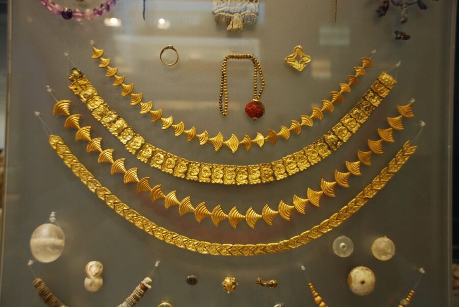 Knossos Palace & Archaeological Museum Private Tour - Price and what you’re really paying for