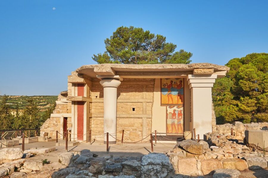 Knossos Palace: E-ticket with Audio and Heraklion City Tour - Knossos highlights: how the Throne Room and lustral areas fit the story