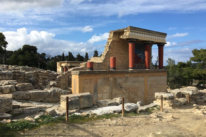 Knossos Palace Guided Walking Tour - Why Knossos Works Best With a Guide