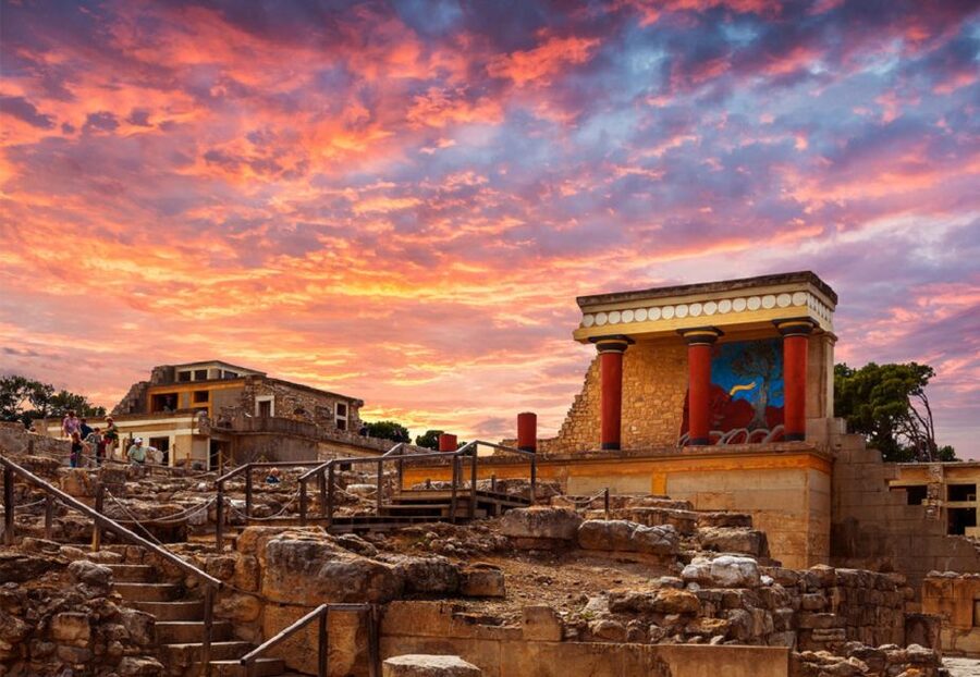 Knossos Palace & Heraklion City Tour From Heraklion - Entering the Palace of Knossos: the guided 1 hour 20 minutes