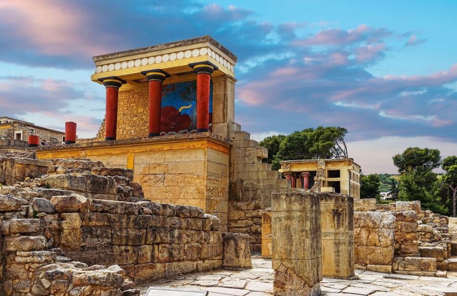 Knossos Palace & Heraklion Full-Day Tour from Chania Area - Knossos Palace: Minoan Power, the King’s Throne, and Myth in 2 Hours