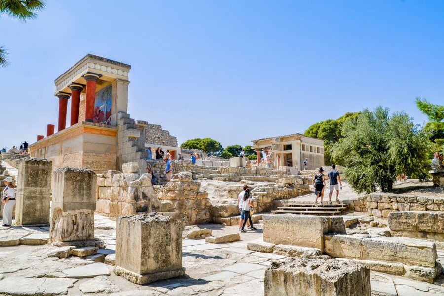 Knossos Palace & Heraklion Full-Day Tour from Rethymno Areas - Heraklion city time: lunch, shopping, and Venetian-old-town vibes