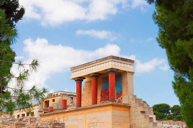 Knossos Palace & Historical Heraklion City Tour, with Old Market - Heraklion Old Town Walk: A Guided Start, Then Real Free Time