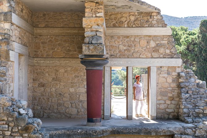 Knossos Palace - Private Tour Experience - English guide + mixed groups: what that means for you