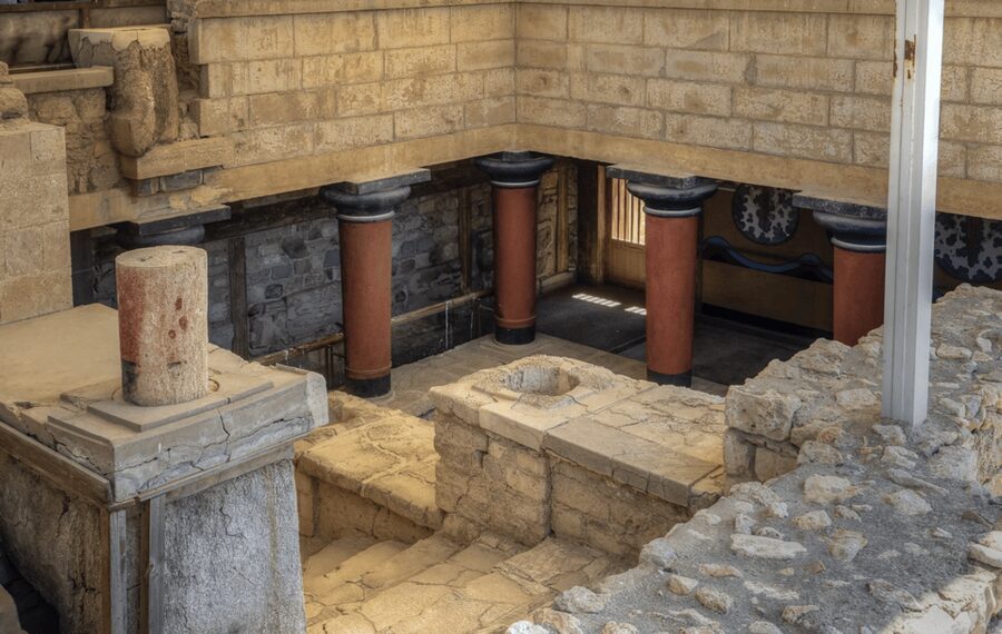 Knossos Palace Private Tour with Licensed Guide and Tickets - Frescoes and Minoan Art You Can Actually Read