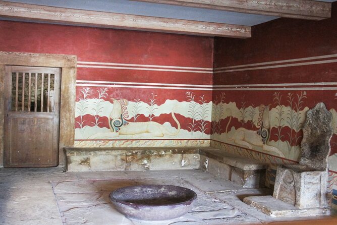 Knossos Palace Self-Guided Treasure Hunt & Tour - The Theseus quest: the story that keeps you moving
