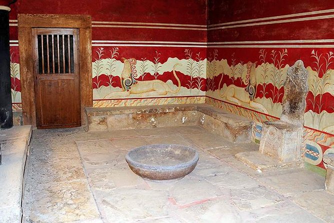 Knossos Palace Skip-the-Line Ticket (Shared Tour Group) - Who should book this Knossos skip-the-line small-group tour?