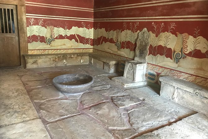 Knossos Palace Tour with Transfer & Skip-the-Line Entry Ticket - Inside Knossos: the Palace, the throne focus, and the Labyrinth story