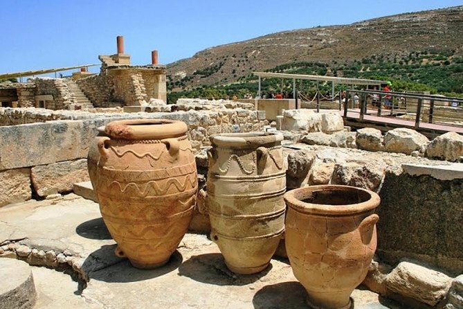 LASSITHI & KNOSSOS CRETE, full day professional guided coach tour - Pickup, coach comfort, and how the day actually feels