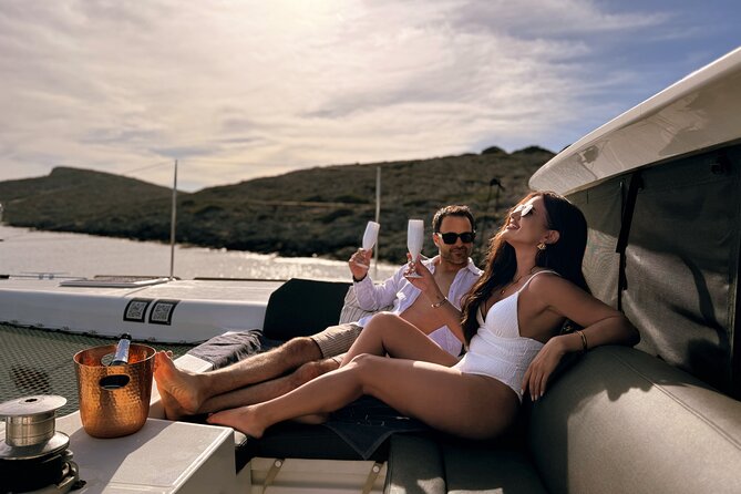 Luxury Catamaran Cruise, Dia Island –Open Bar & Lunch -Top Rated! - Dia Island in 5.5 Hours: What the Day Feels Like