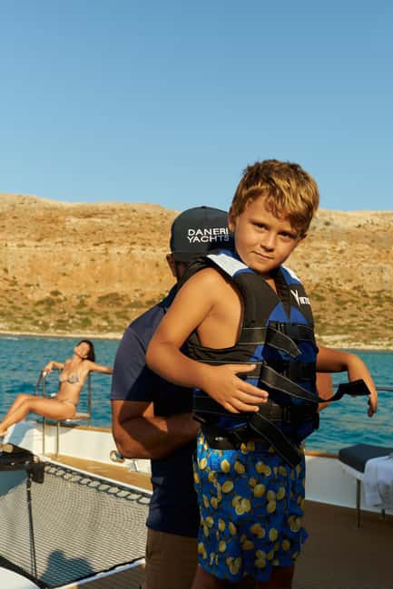 Luxury Catamaran to Balos: Sunset, Snacks, Drinks & Transfer - Comfort vs VIP: which ticket matches your style