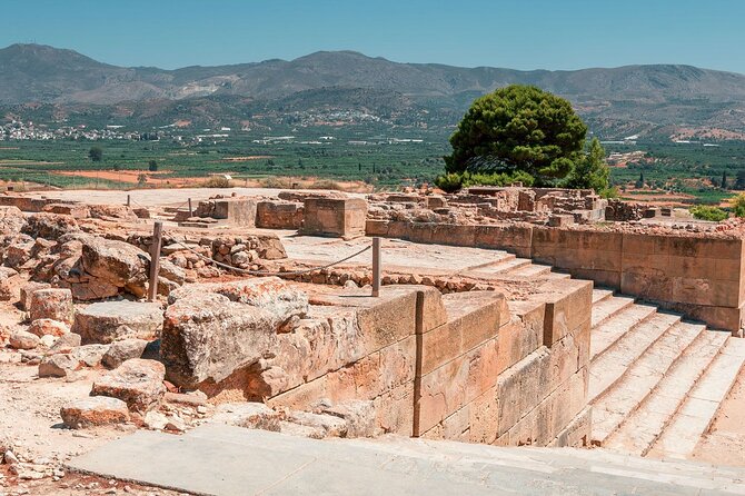 Minoan Luxuries: Ancient Palaces, Messara Wine Routes & Matala - Heraklion Prefecture: Starting with Old-World Splendor