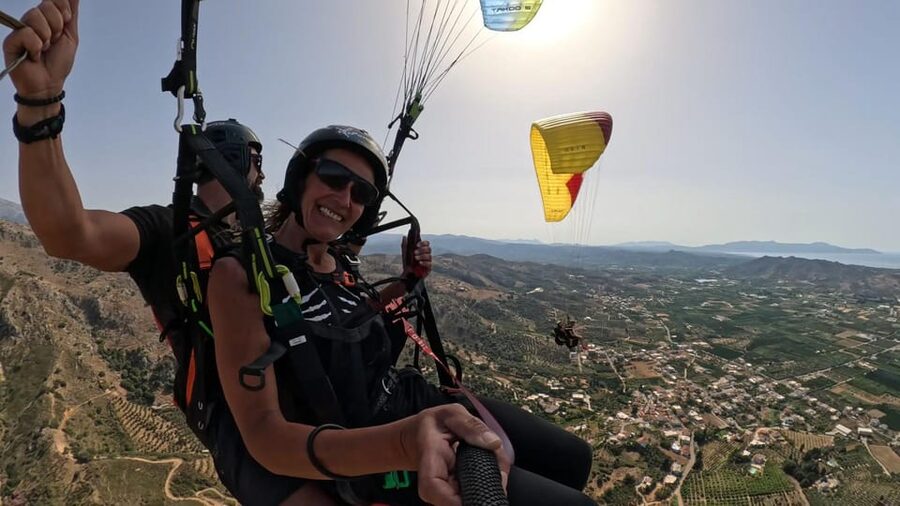 Paragliding in Chania - What the pilot looks for: turtles and beach life from the sky