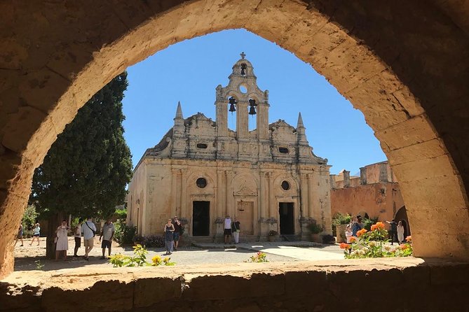 Pottery Village of Margarites - The monastery of Arkadi & The Gorge of Patsos - Arkadi Monastery: the 1866 tragedy and a fortress you can see from afar