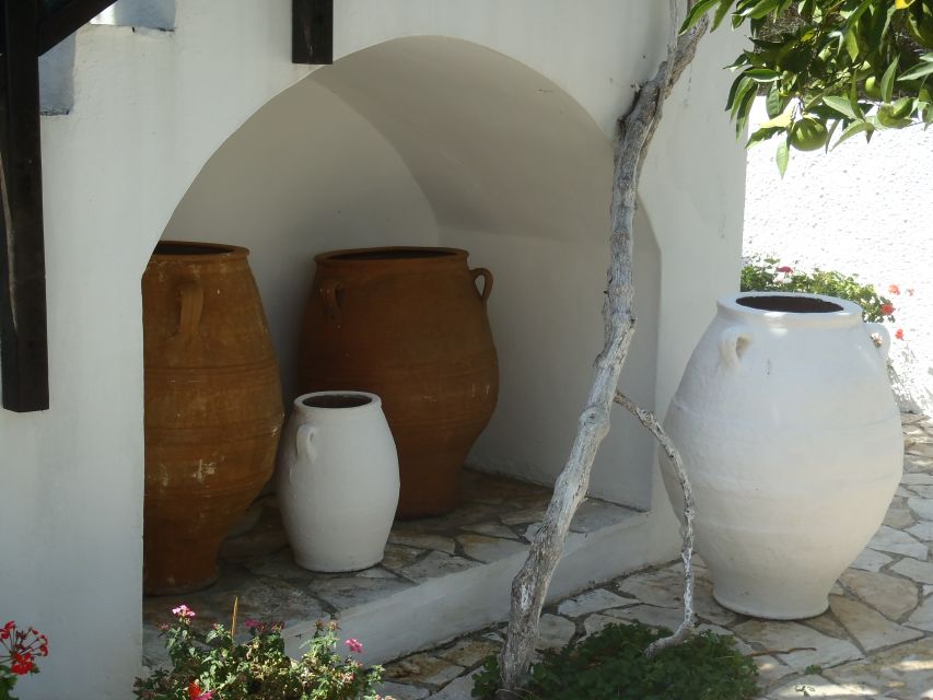 Private Exclusive Manousakis Winery and Vineyard Tour - What to pack so the day stays comfortable