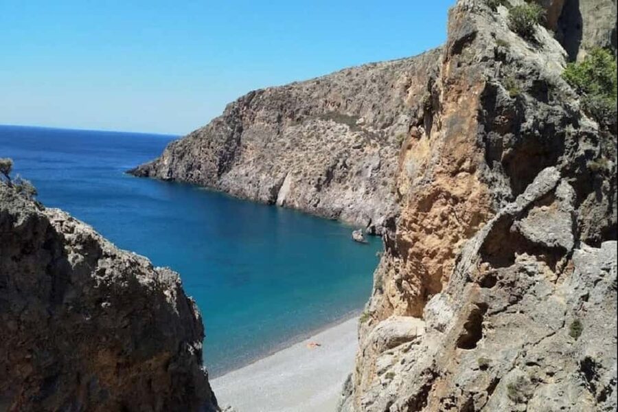 Private Jeep Tour to Agiofarago Beach to swim & Matala walk - Private Jeep Tour to Agiofarago Beach and Matala: the big idea