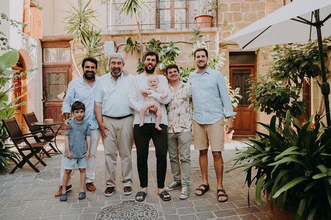 Private professional Vacation photoshoot in Chania - What the photographer actually helps you do during the shoot