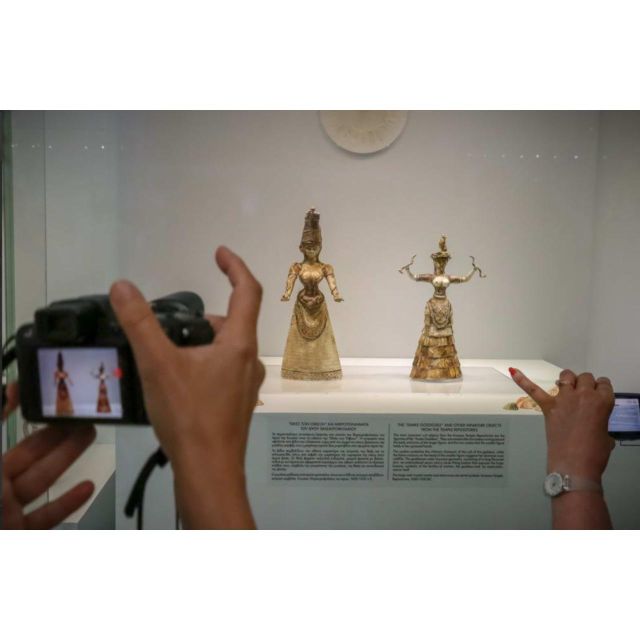 Private tour: Archeological Museum of Heraklion - The guide factor: what makes this feel worth $107 per person