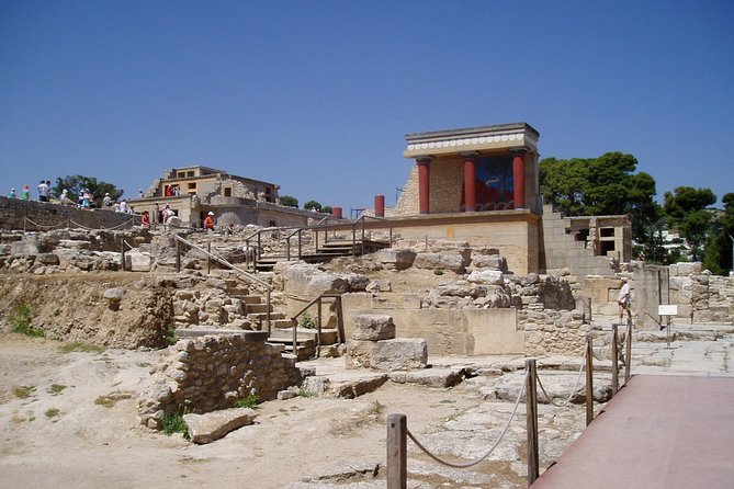 Private Tour to Knossos and Archaeological Museum or Shopping from Heraklion - Museum choice: Heraklion Archaeological Museum or shopping streets