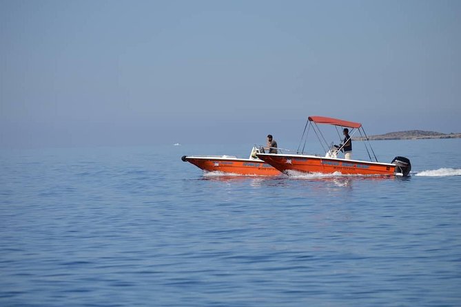 RENT A BOAT 5,5m - 30hp LICENSE FREE Chora Sfakion, Sfakia - Why a license-free 30hp boat rental from Sfakia makes sense