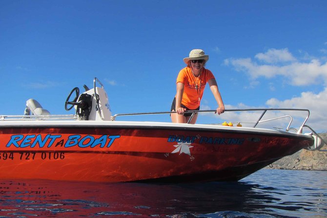 RENT A BOAT 5,5m - 30hp LICENSE FREE Chora Sfakion, Sfakia - The boat experience: 5.5m / 30hp, sunshade, and up to 6