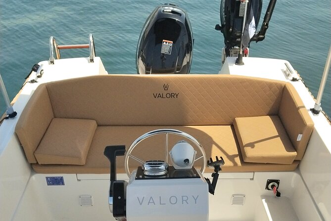Rent a Boat Valory 480 NO LICENSE REQUIRED - Dia Island: why this stretch of sea feels like a mini escape