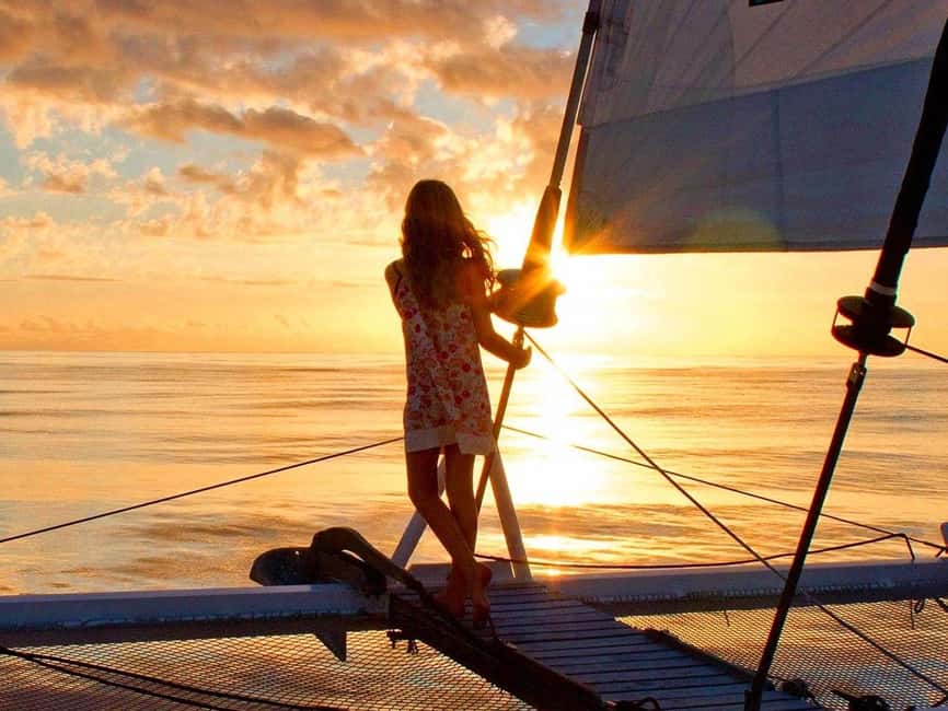 Rethymno: Luxury Sunset Cruise with Dinner and Drinks - Snorkel gear, SUP board, and photo props: what’s included
