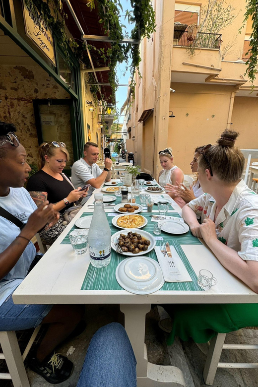 Rethymno Old Town: A Traditional Cretan Food Tour - Iroon Politechniou Square: six flavors with local wine