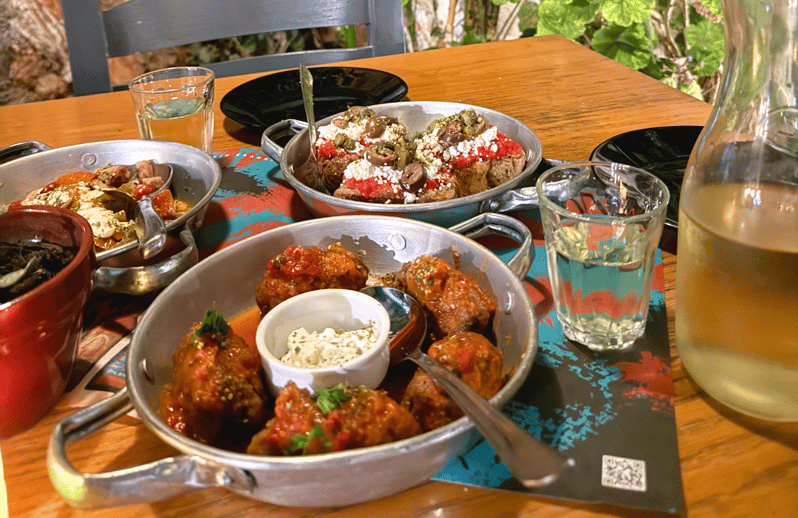 Rethymno Old Town: A Traditional Cretan Food Tour - Venetian Harbour and the Old Town walk: the setting matters