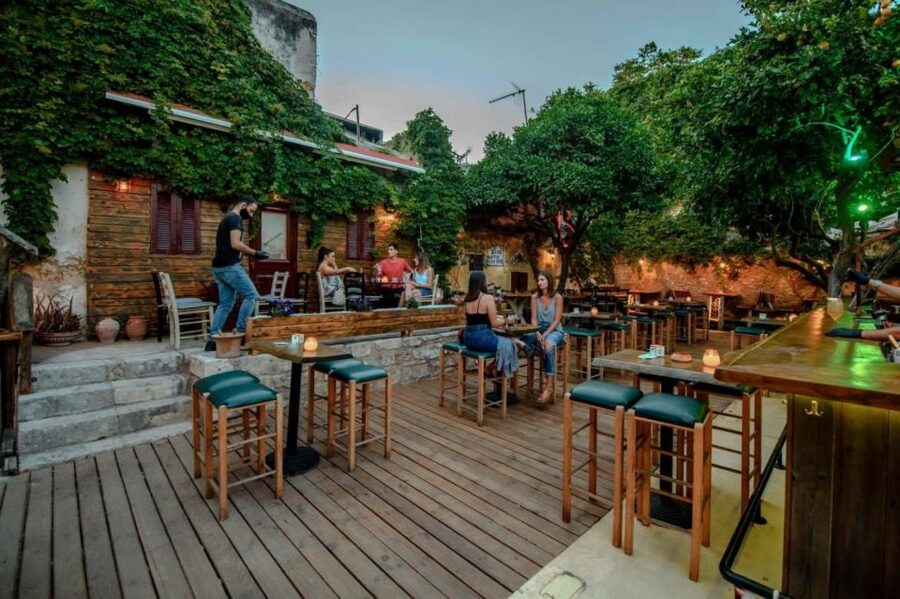 Rethymno: Old Town Walking Tour with Meal - Should You Book This? A Simple Decision Test