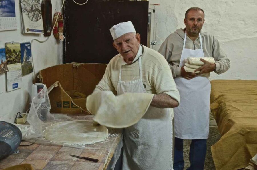 Rethymno: Old Town Walking Tour with Meal - Honey, Olive Oil, and Raki Tasting That Teaches You to Order