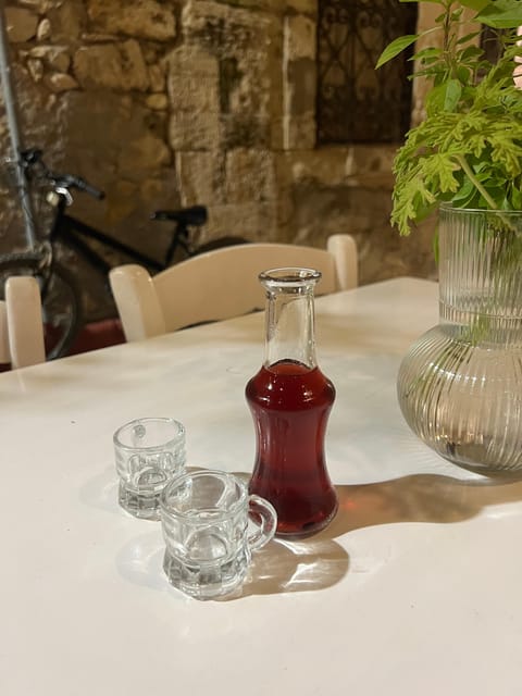 Rethymno Scavenger Hunt: Pirates, Food, Alcohol & Treasures - The tasting part: how Cretan food and spirits become “treasures”