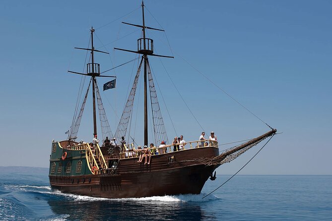 Rethymnon Golden Hour Cruise with a Pirate Boat - The 1-hour cruise itinerary: Fortezza, the Venetian Port, and night lights