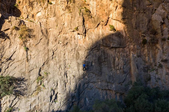 Rock Climbing Course - Small group cap of eight: why it feels better than bigger groups