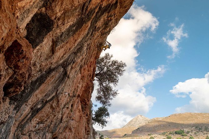 Rock Climbing Course - Meeting at Enjoy-Crete (Stavrakia) and climbing with a guide who stays close
