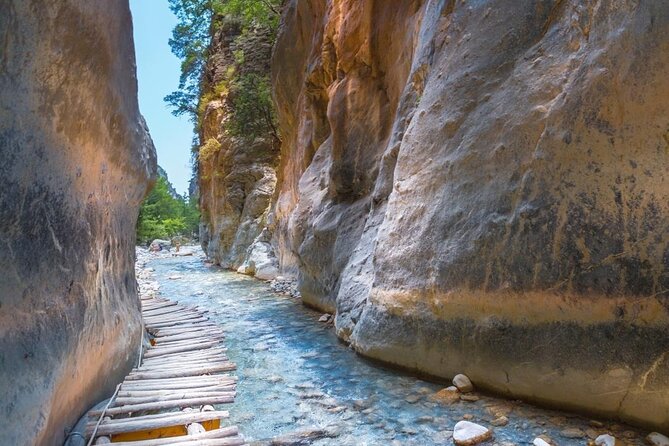 Samaria Gorge Hiking from Chania with Professional Hiking Guide - From Chania to Omalos Plateau: the early start that pays off