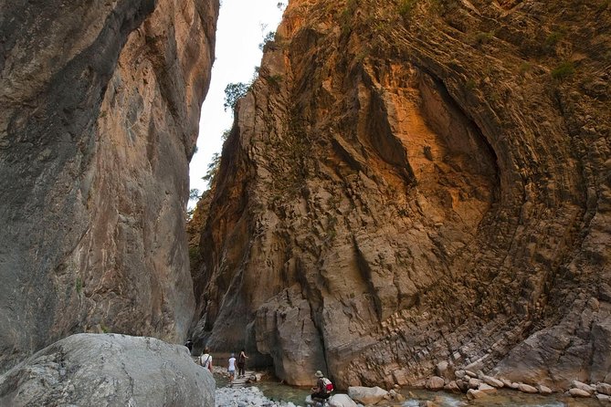 Samaria Gorge private Transfer from Chania (price per group of 6) - Samaria Gorge Morning Plan: Entry, Timing, and the 14 km Effort