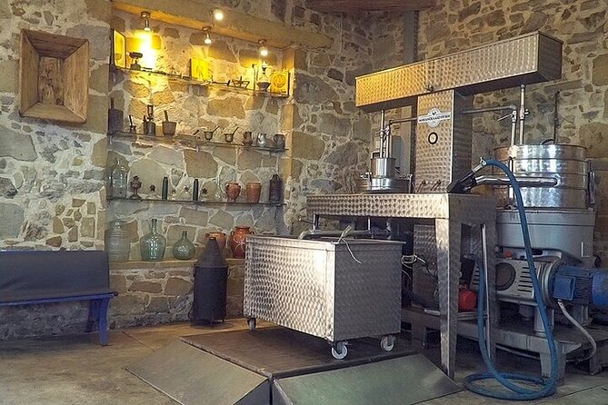 Small-Group Honey & Extra Virgin Olive Oil Tasting Tour in Crete - The Small-Group Advantage: Why the Pace Feels Right
