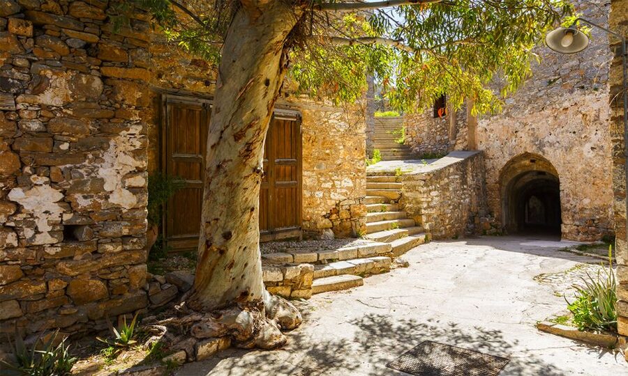 Spinalonga & Agios Nikolaos with BBQ - Getting there smoothly: pickup, coach ride, and heat reality checks