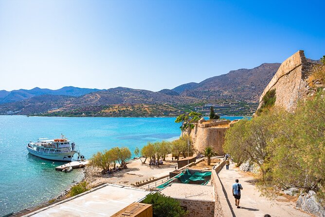 Spinalonga Regular Trip -daily At 12:30 From Agios Nikolaos - Boat comfort and views: why the ride over matters