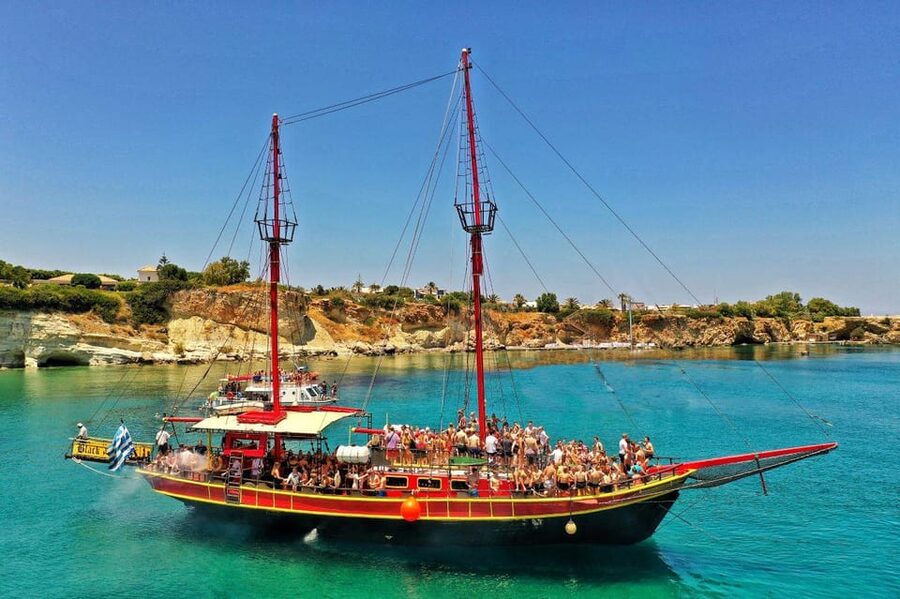 Sunset cruise at St. George Bay from Hersonissos port - From Hersonissos port to Saint George Bay: what the route gives you