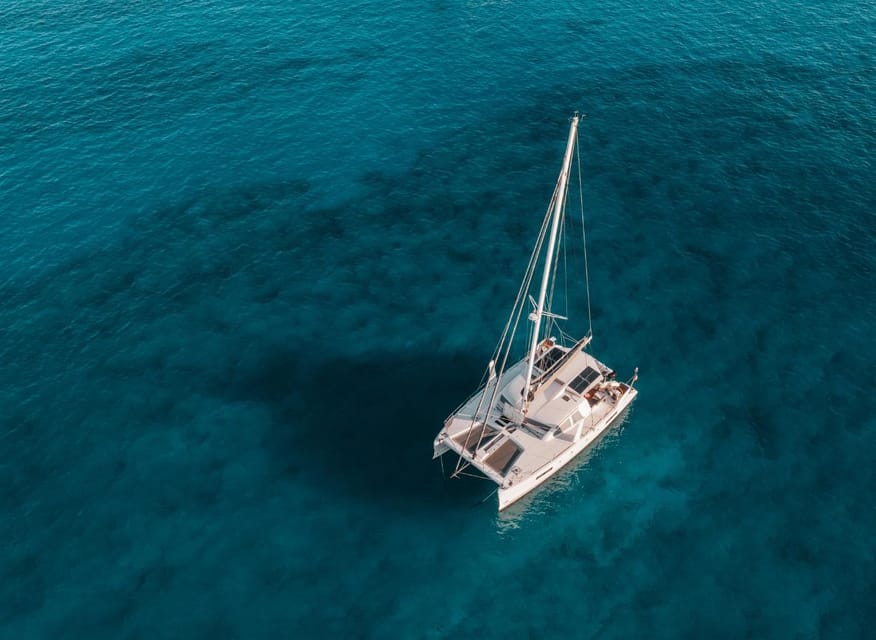 SUP Safari - Catamaran Cruise Dia Island & Gourmet Delights! - From café coffee to sail time: the flow of the day