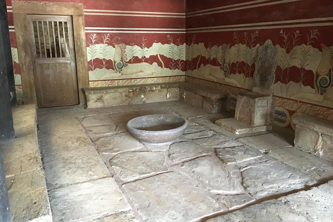 The Palace of Knossos with Skip-the-Line Ticket - Knossos in 90 minutes: what priority tickets actually buy you