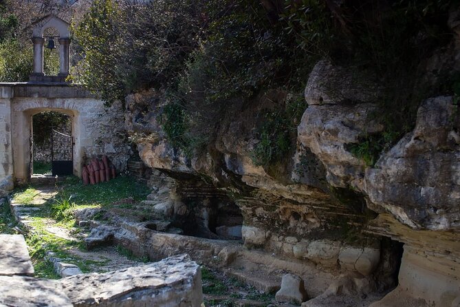 Through the Lens of Crete: Knossos, Legends, and Local Life - Heraklion Prefecture: a short start that helps you get oriented