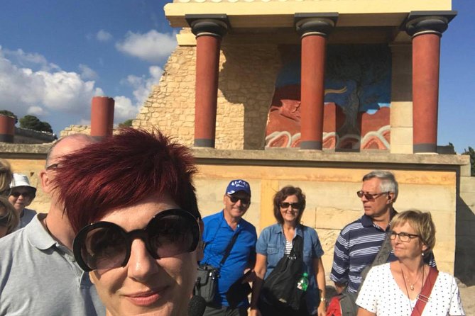 Visit Knossos palace (Tour & Skip-the-Line Ticket) - What you’ll actually see in 90 minutes: the palace, the court, and the myths