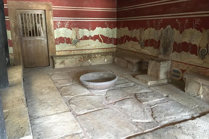 Visit Knossos palace (Tour & Skip-the-Line Ticket) - The guides make or break Knossos: how the best ones tell the story