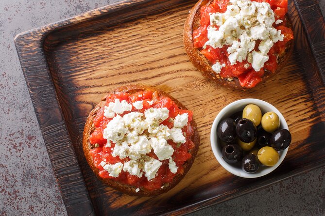 Walking Food Tasting Tour in Chania Town - Walking Food Tasting Tour in Chania Town: How the experience really works